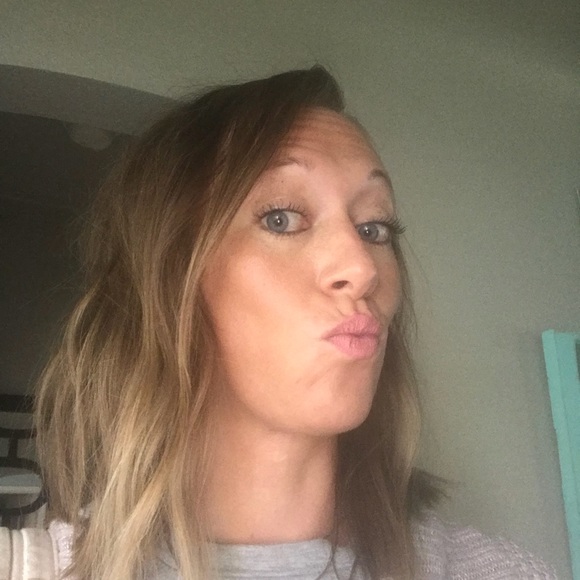 Meet your Posher, Lindsay - Picture 4 of 6